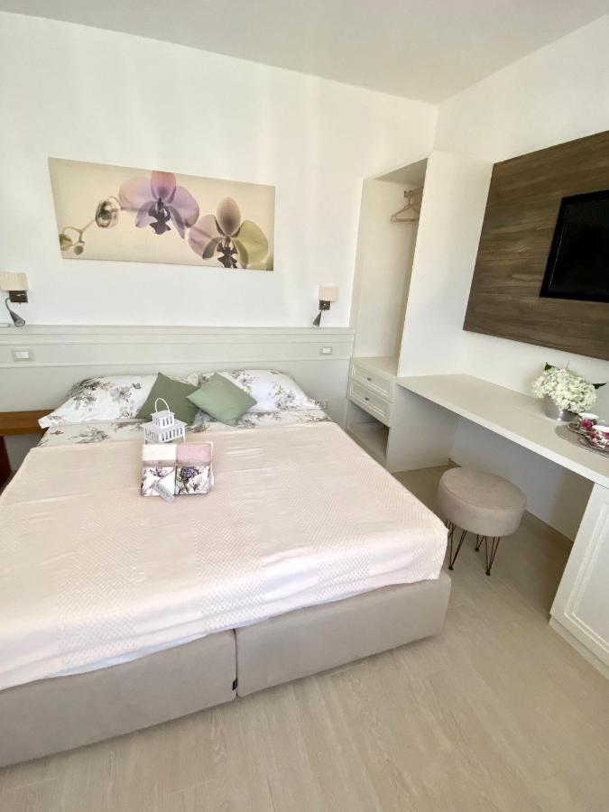 קמאיורה Bellaisa Bed & Breakfast מראה חיצוני תמונה
